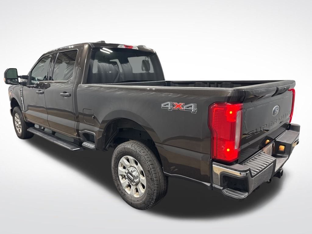 2024 Ford F-250 XLT Image 8 of 20