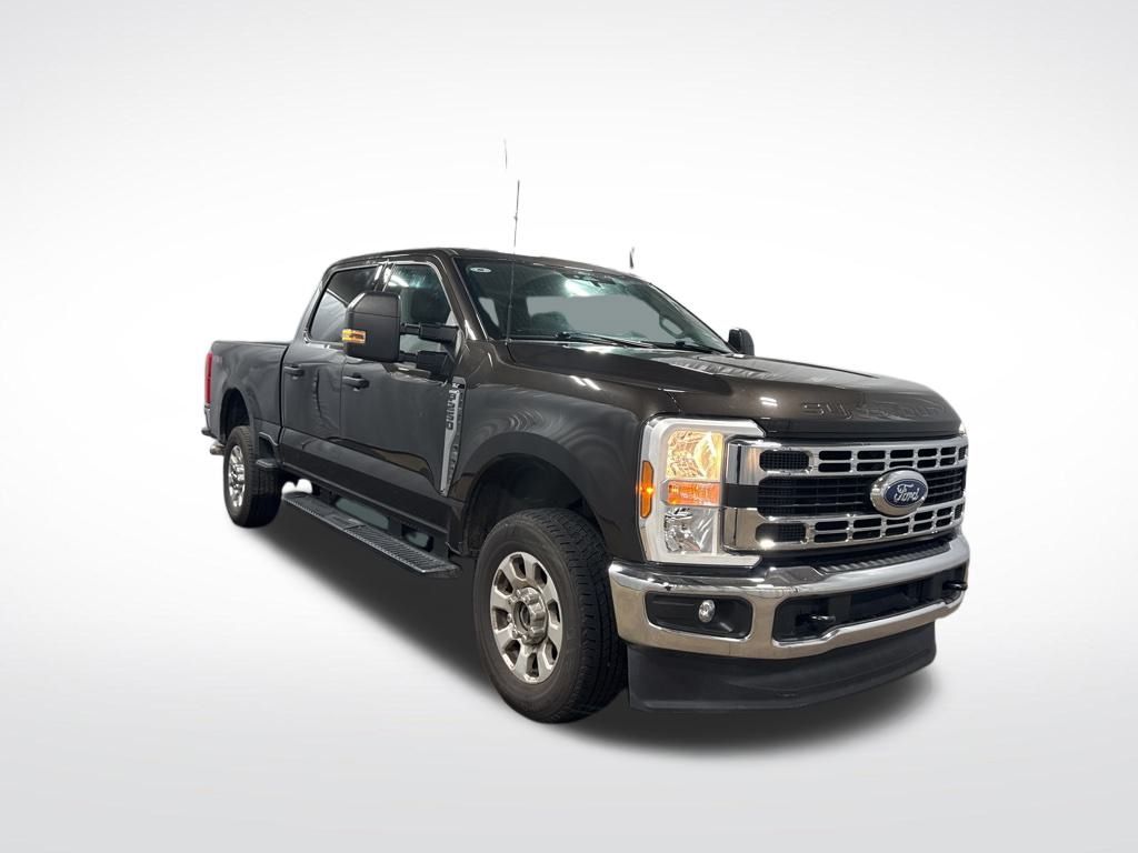 2024 Ford F-250 XLT Image 3 of 20