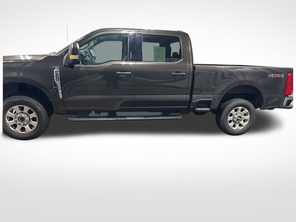 2024 Ford F-250 XLT Image 9 of 20