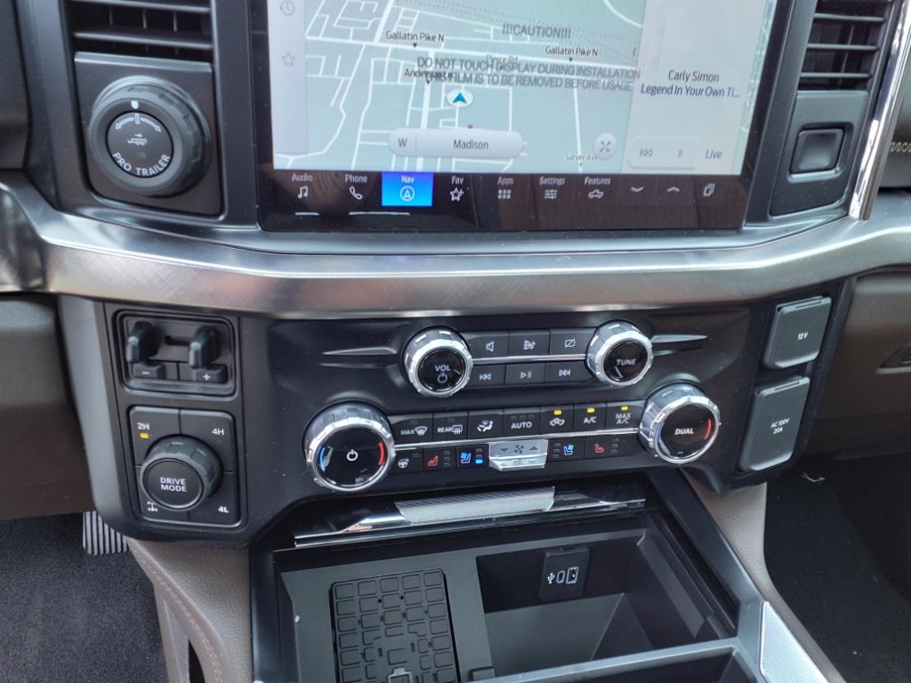 Vehicle image 12 of 16