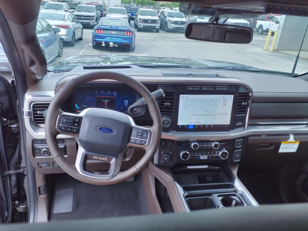 Vehicle image 8 of 16