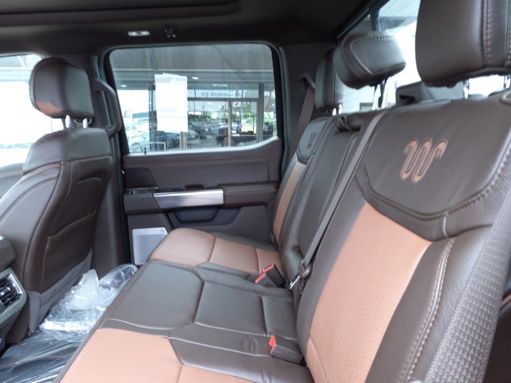 Vehicle image 7 of 16