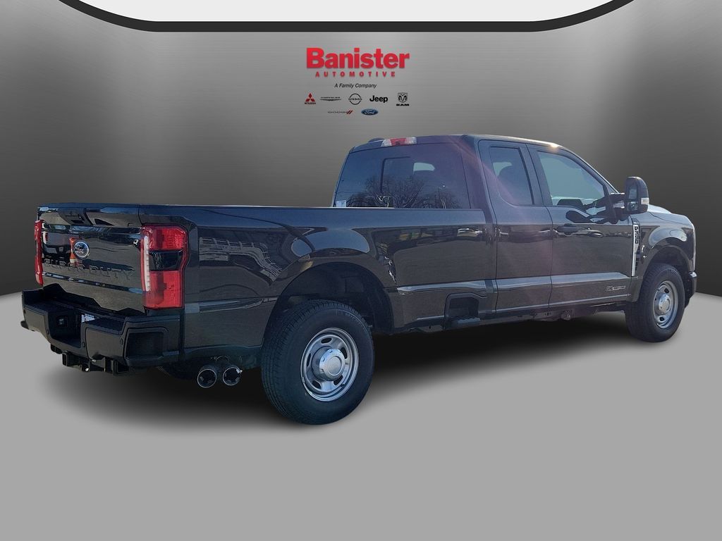 2024 Ford F-350 XL Image 3 of 12