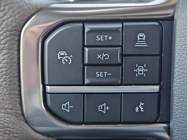 Vehicle image 23 of 24