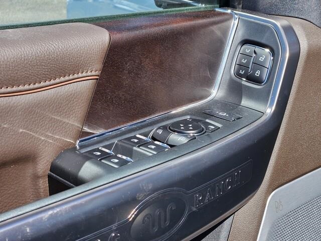 Vehicle image 10 of 24