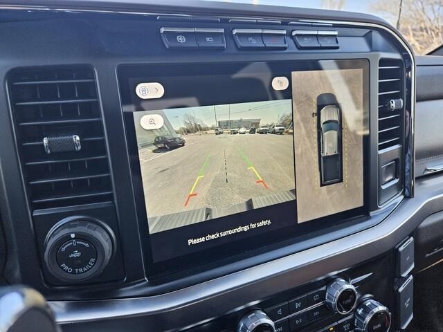 Vehicle image 20 of 24