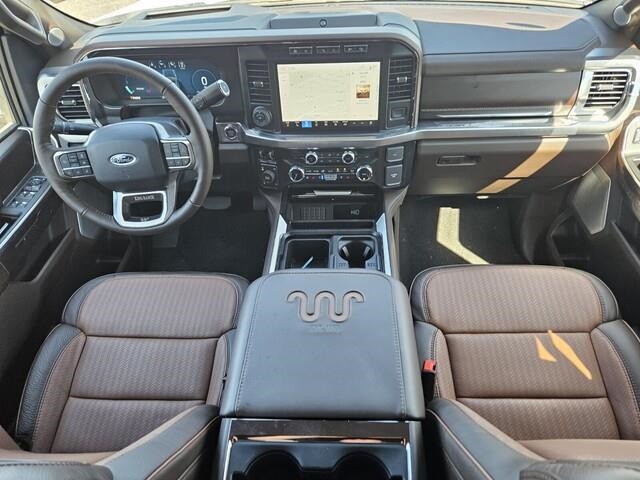 Vehicle image 15 of 24