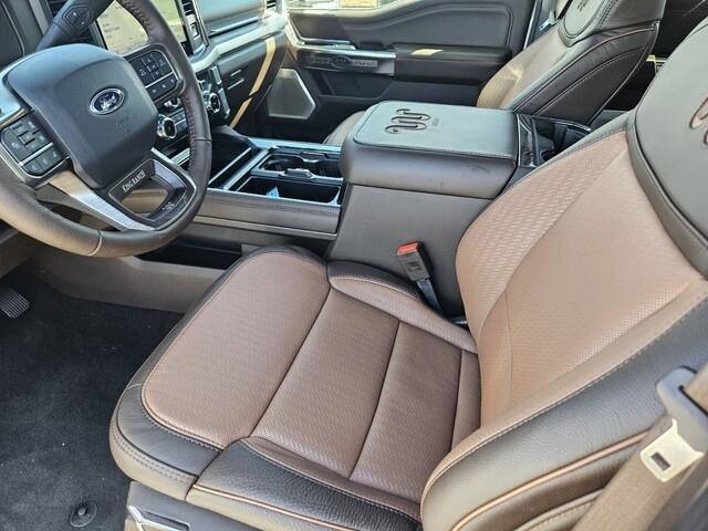 Vehicle image 8 of 24