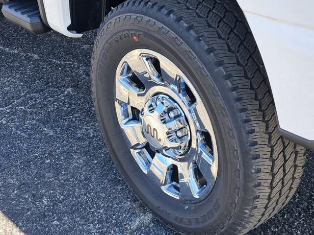 Vehicle image 5 of 24