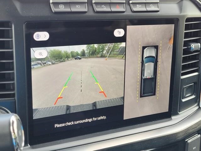 Vehicle image 20 of 22