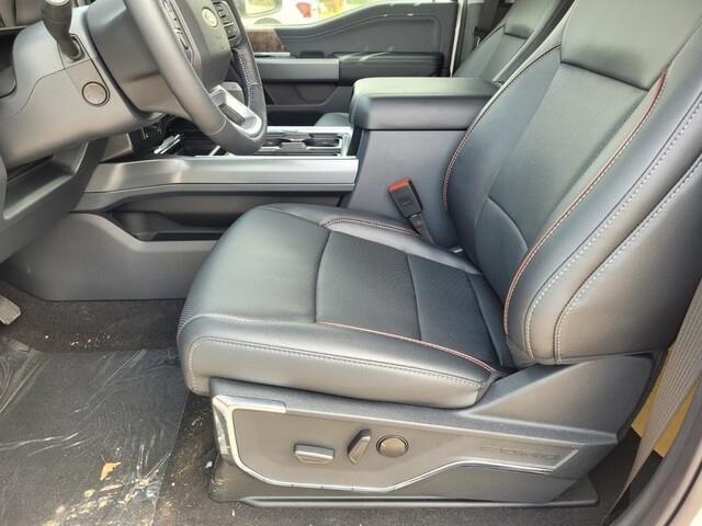 Vehicle image 8 of 22