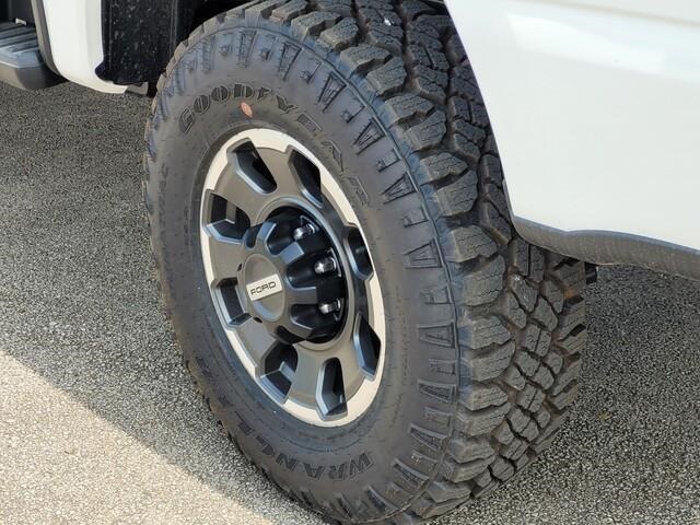 Vehicle image 5 of 22
