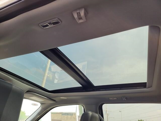 Vehicle image 12 of 22
