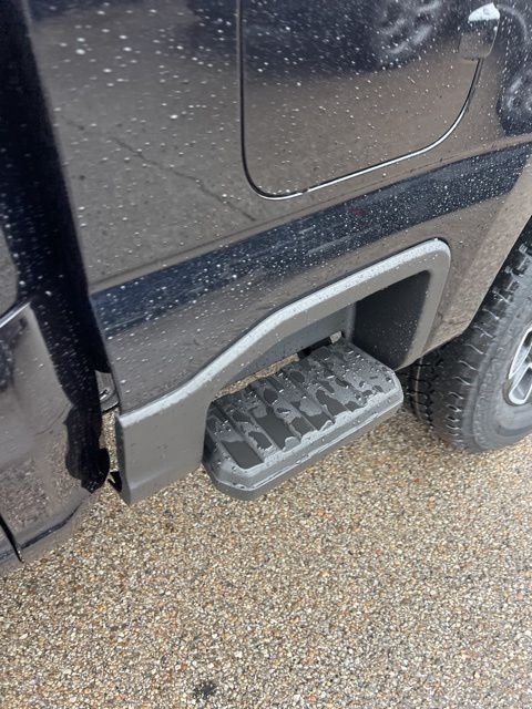Vehicle image 13 of 40