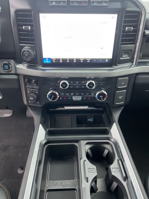 Vehicle image 26 of 40