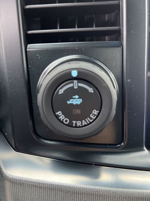 Vehicle image 28 of 40