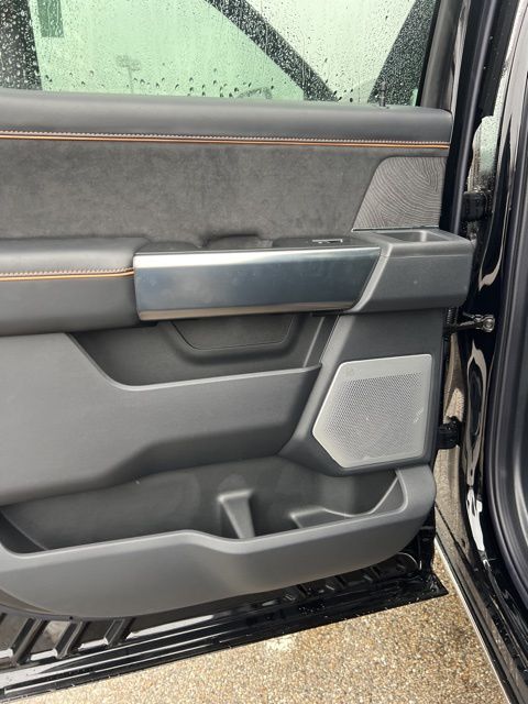 Vehicle image 38 of 40