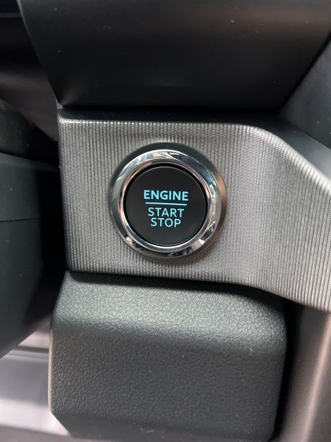 Vehicle image 29 of 40