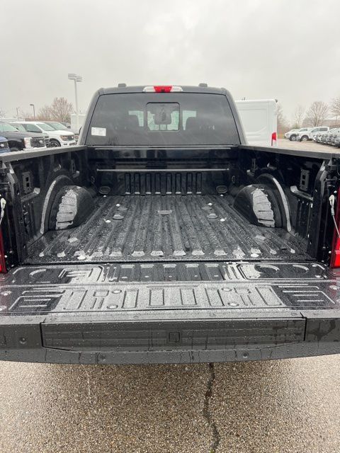 Vehicle image 18 of 40