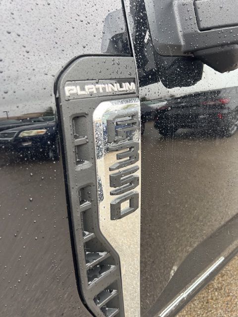 Vehicle image 9 of 40