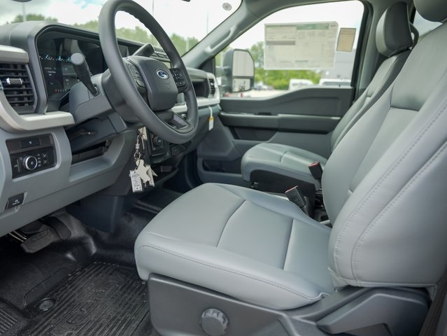 Vehicle image 11 of 32