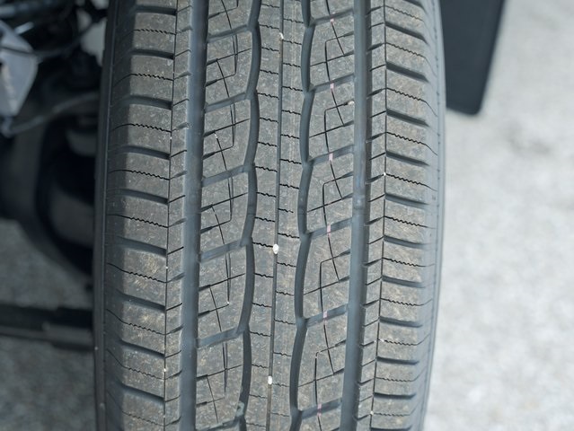 Vehicle image 26 of 32
