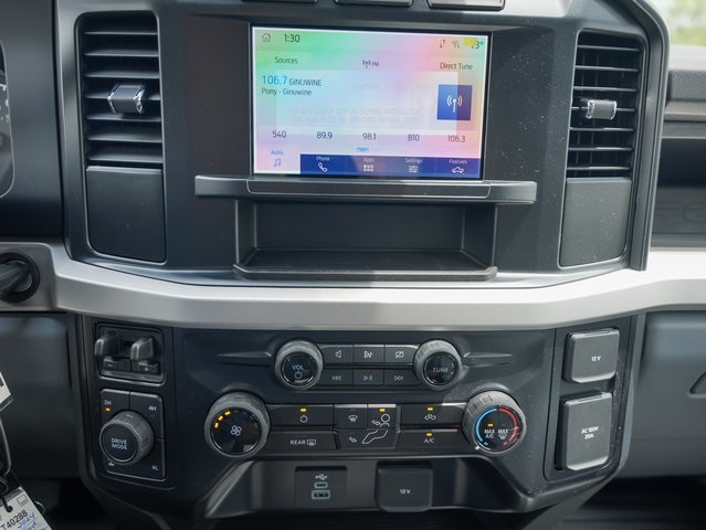 Vehicle image 18 of 32