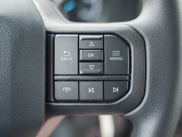 Vehicle image 16 of 32