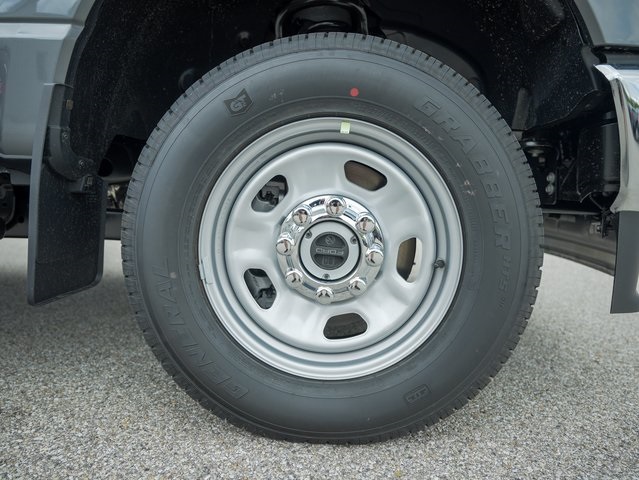 Vehicle image 30 of 32