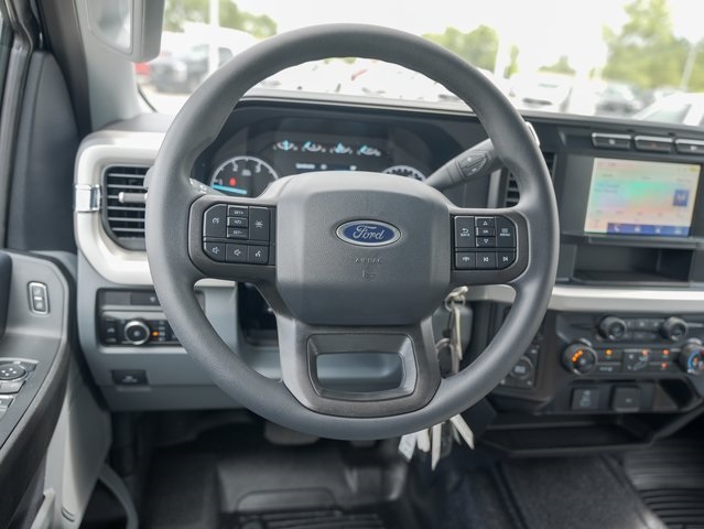 Vehicle image 14 of 32