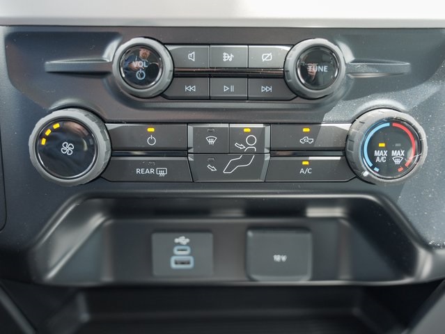 Vehicle image 19 of 32