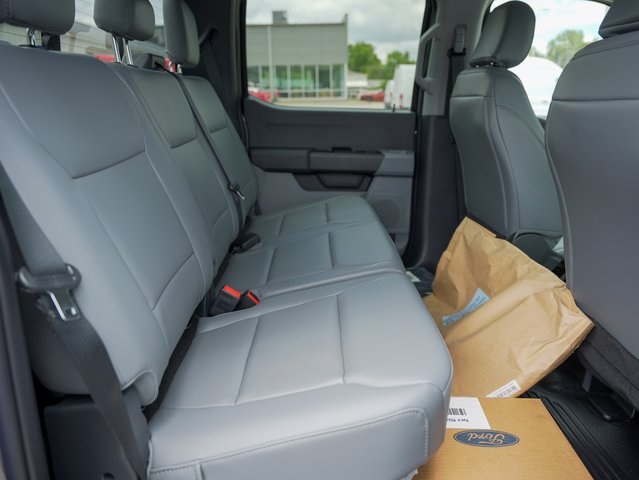 Vehicle image 9 of 32