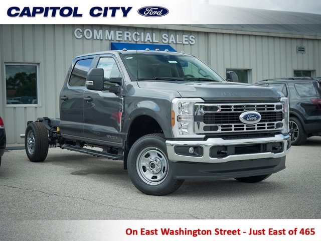 Vehicle image 2 of 32