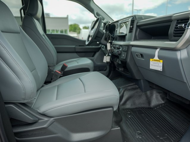 Vehicle image 7 of 32