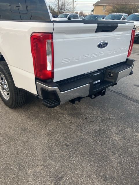 Vehicle image 6 of 29