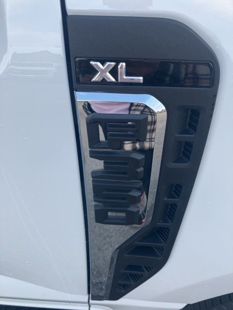Vehicle image 10 of 29
