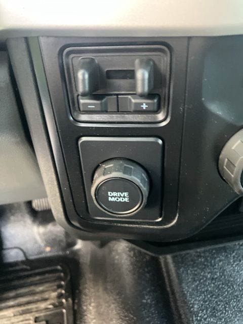 Vehicle image 17 of 29