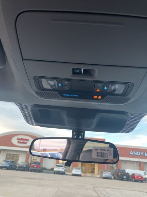 Vehicle image 19 of 29
