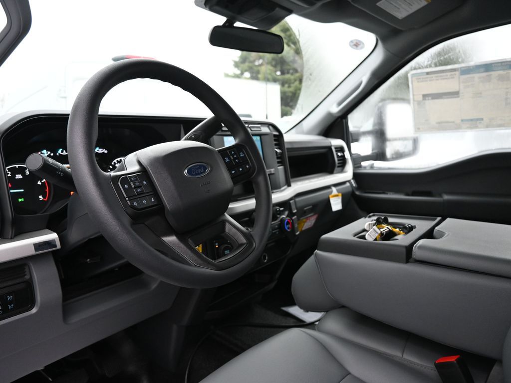 2024 Ford F-450 XL Image 18 of 29