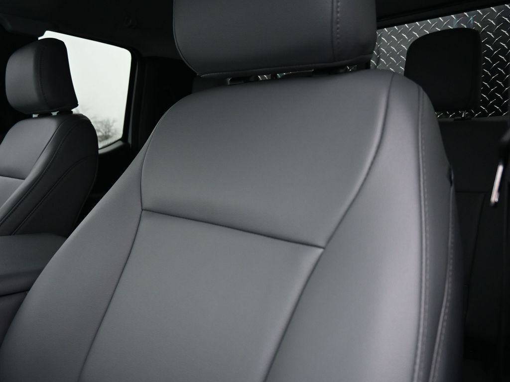 2024 Ford F-450 XL Image 17 of 29