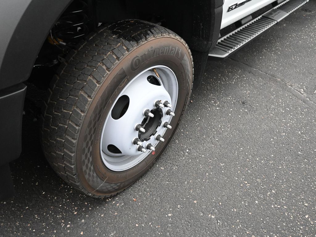 2024 Ford F-450 XL Image 8 of 29