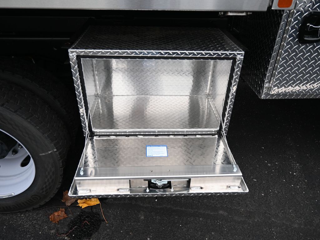 2024 Ford F-450 XL Image 14 of 29