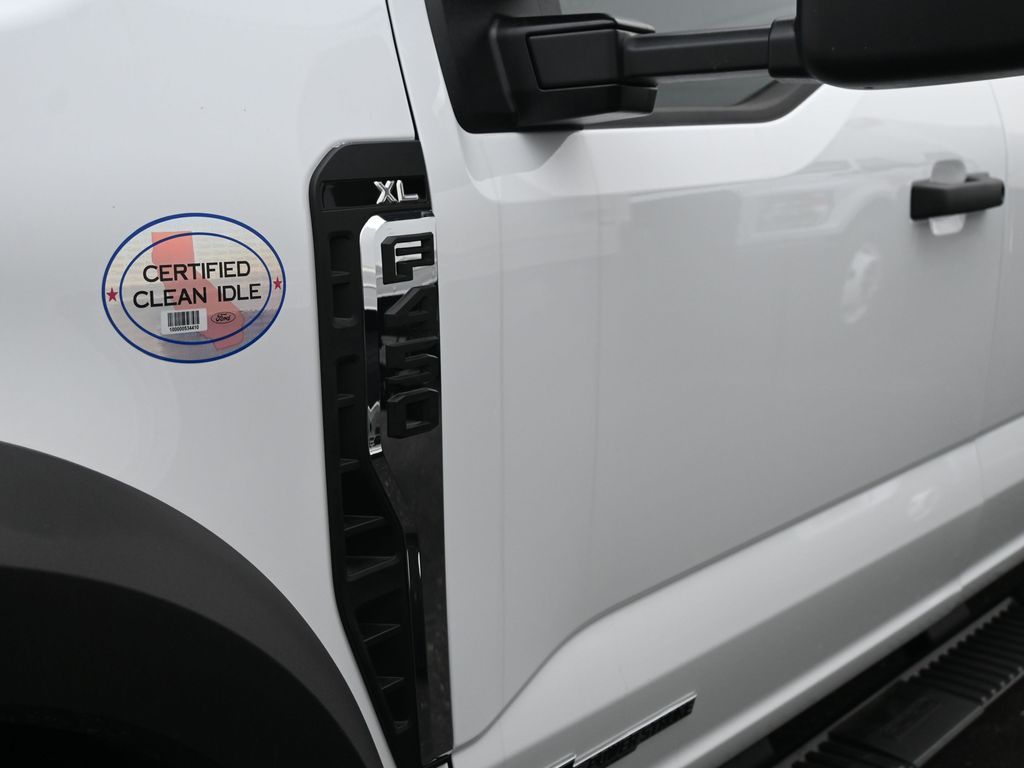 2024 Ford F-450 XL Image 10 of 29