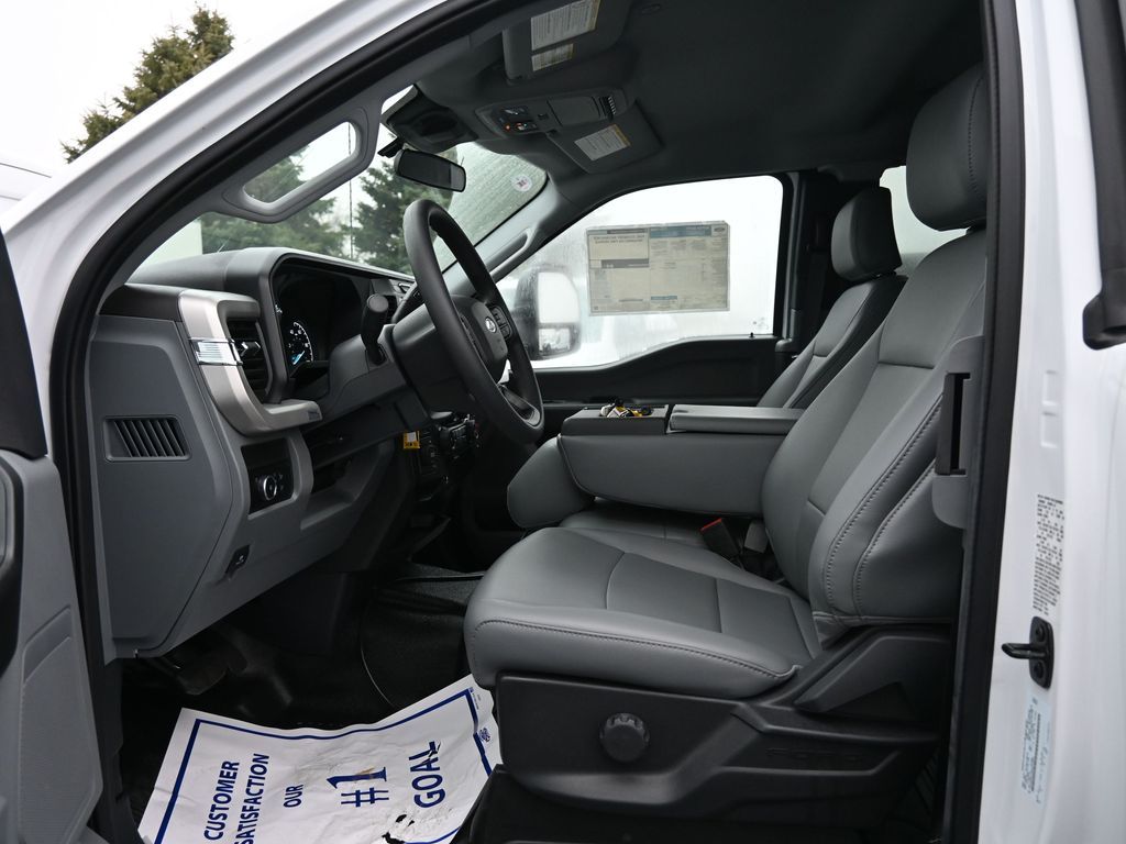 2024 Ford F-450 XL Image 11 of 29