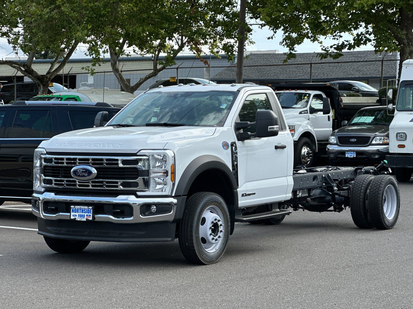 2024 Ford F-450 XL Image 2 of 26