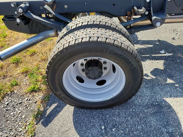 2024 Ford F-450 XL Image 3 of 4