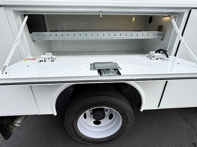 2024 Ford F-450 XL Image 38 of 49