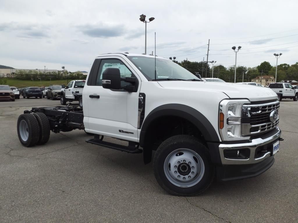2024 Ford F-550 XL Image 1 of 18