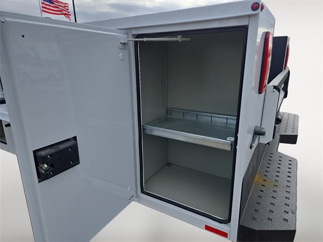 Vehicle image 52 of 64