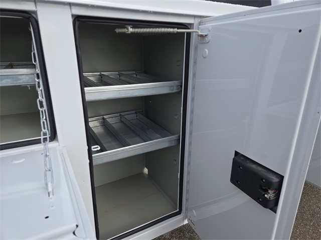 Vehicle image 43 of 64